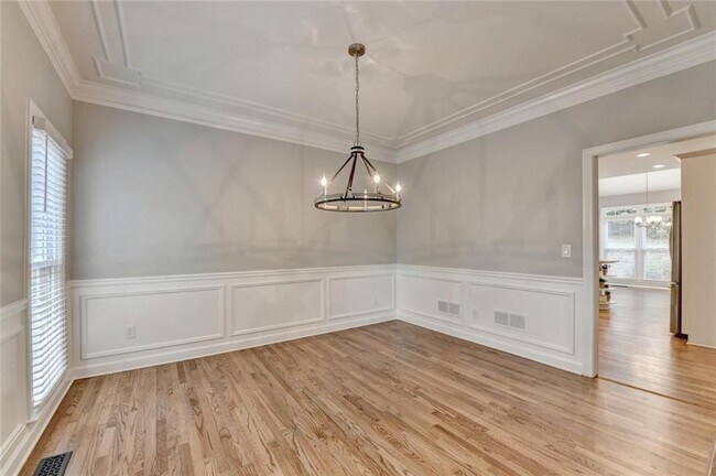 Building Photo - 10665 Wren Ridge Rd