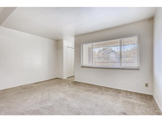 Building Photo - 1909 S Depew St