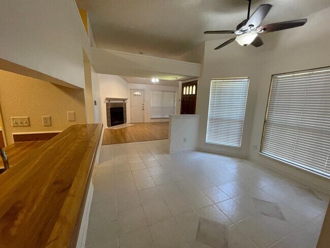 Building Photo - 2205 Prairie Creek Trail
