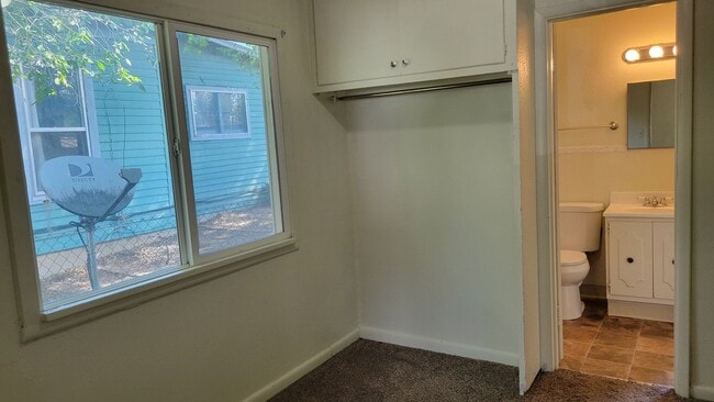 Building Photo - 2 Bedrooms, 1 Bathroom Single Family Home ...