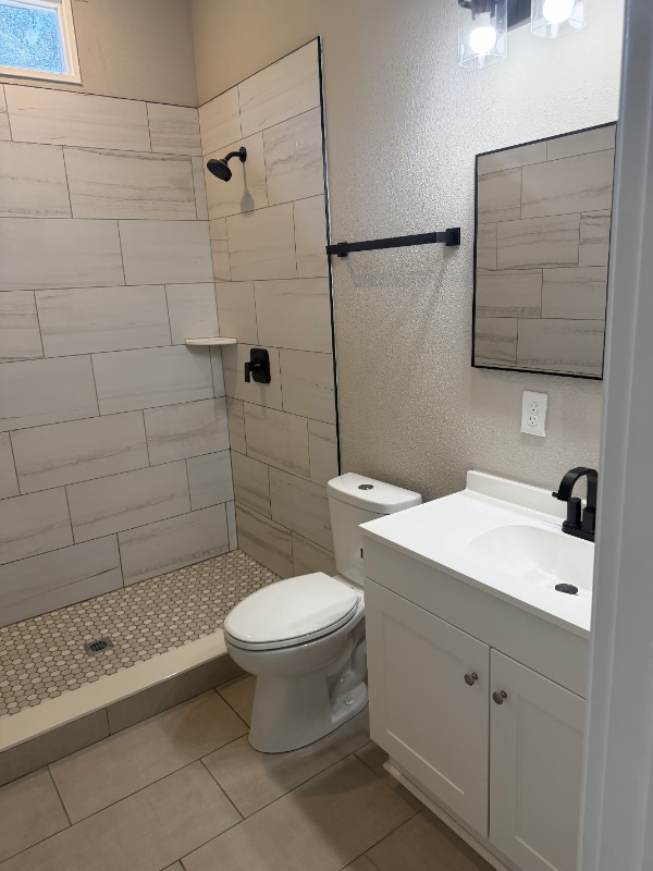 Building Photo - 1915 Phoenix Ave