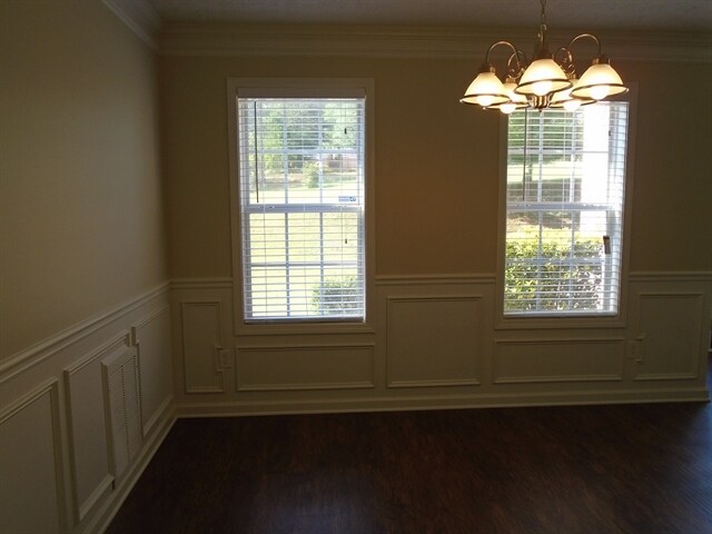 Building Photo - 550 Brook Hollow Dr