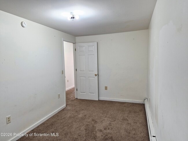 Building Photo - 68 Green Pl