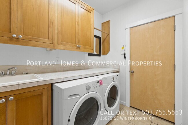 Building Photo - 16075 SE Winterborne Ct