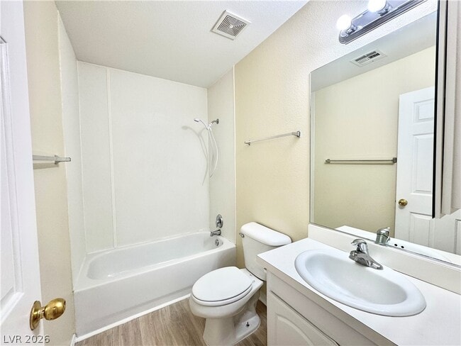 Building Photo - 1360 Bourbon St