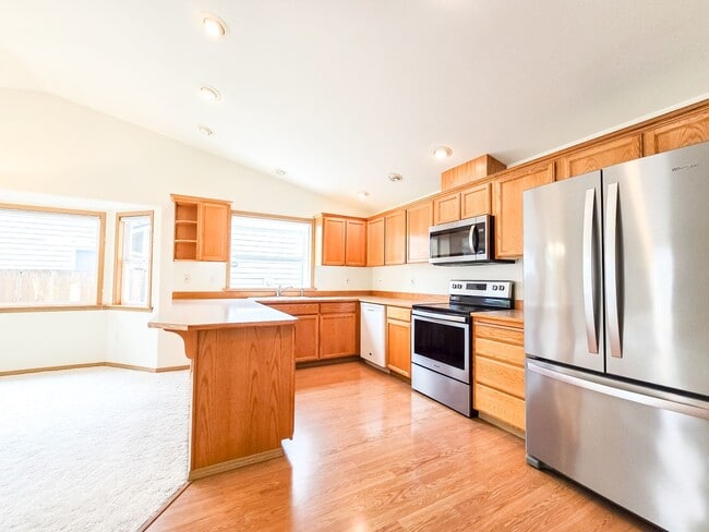 Building Photo - Well Kept 3BD Rambler