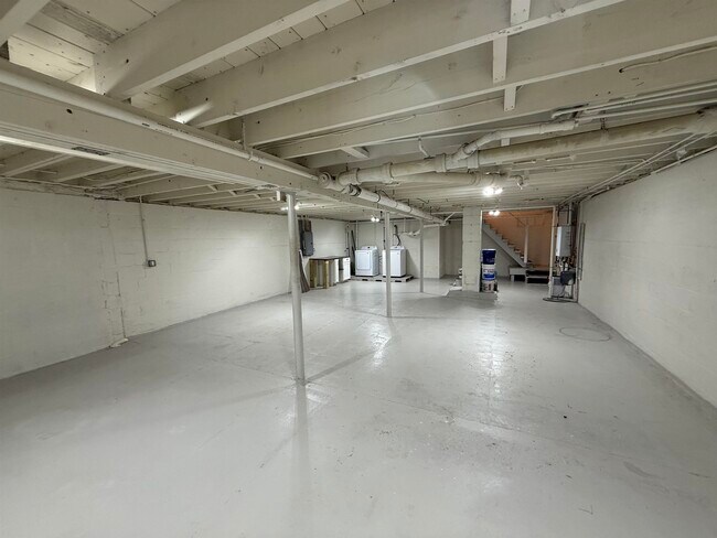 Building Photo - 42 Woodland Ave