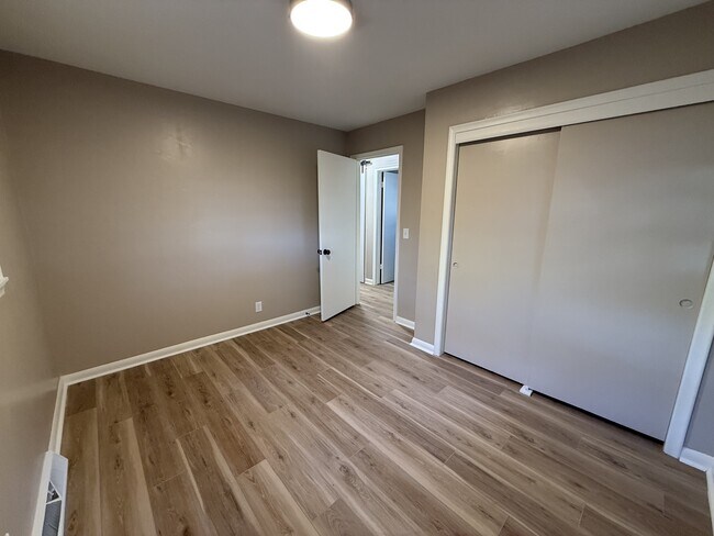 Building Photo - 8514 W 9th St N