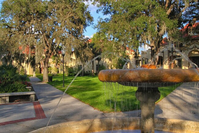 Building Photo - 406 NE 7th Ave