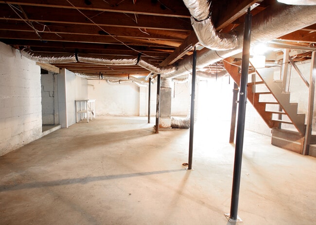 Building Photo - 2502 Woodyhill Dr