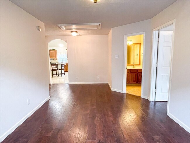 Building Photo - 3257 Gladewater Ln