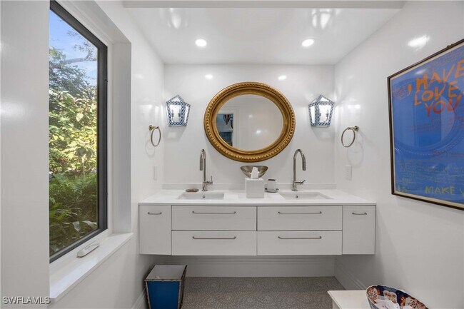 Building Photo - 295 6th St N