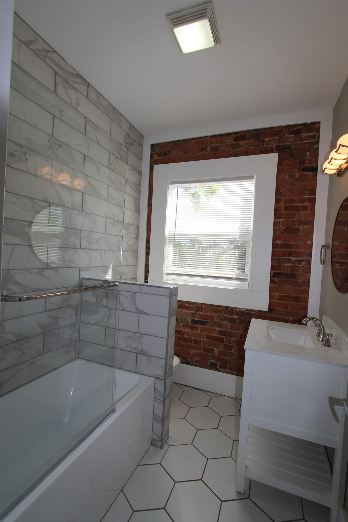 Building Photo - 164 N 18th St
