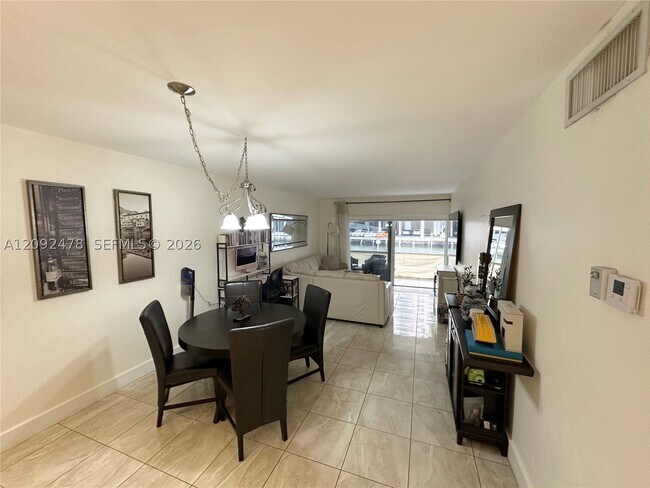 Building Photo - 450 Paradise Isle Blvd