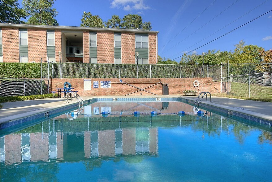 Building Photo - Springtree Apartments