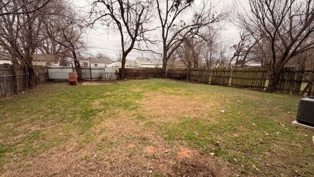 Building Photo - Comfortable Brick Home with a Huge Yard