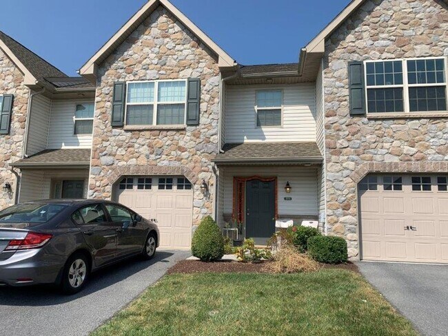 Primary Photo - 273 Melbourne Ln