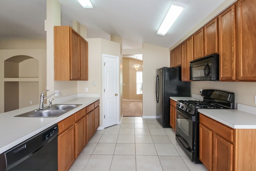 Building Photo - 12807 Nightshade Pl