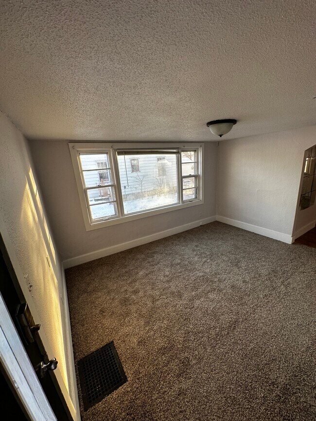 Building Photo - 305 S Western Ave