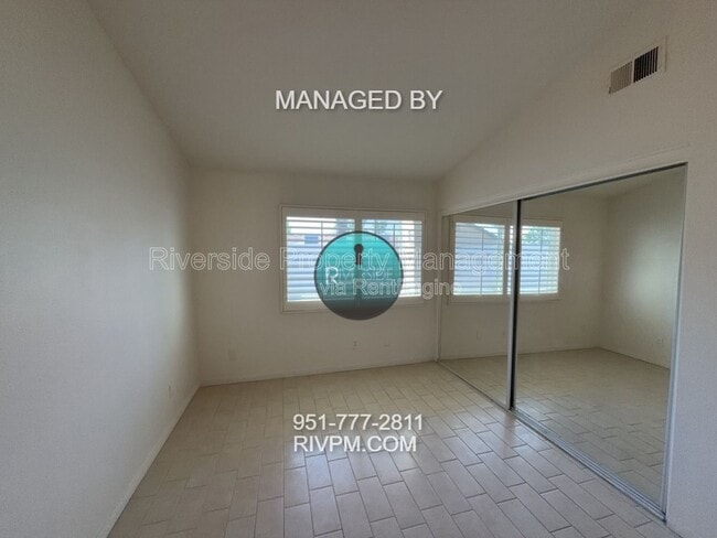 Building Photo - 9505 Arlington Ave