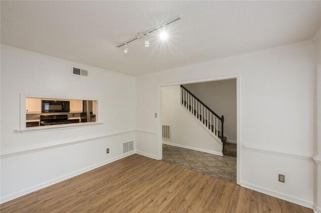 Building Photo - 9070 Cobbler Ct