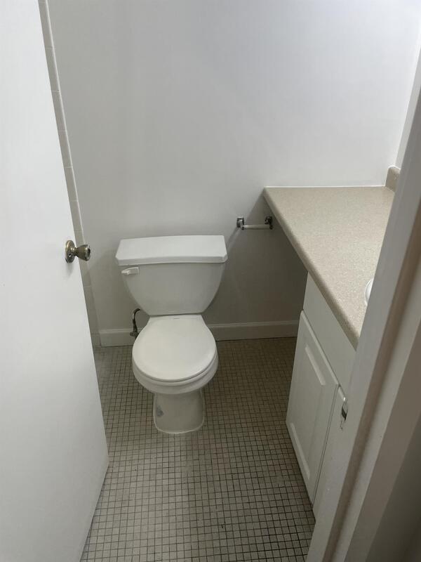 Building Photo - 66 Banner Ct