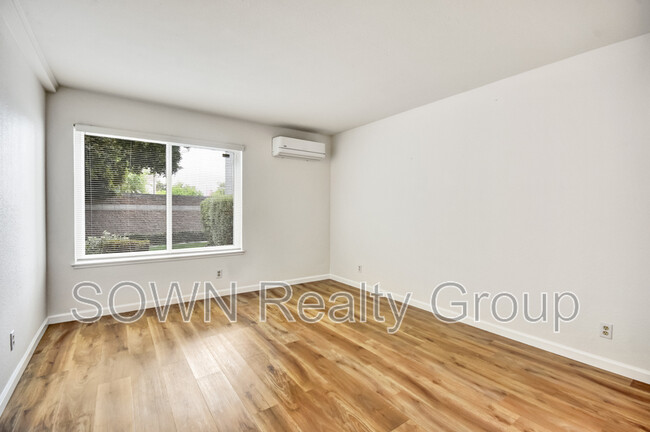 Building Photo - 4564 Waterville Dr
