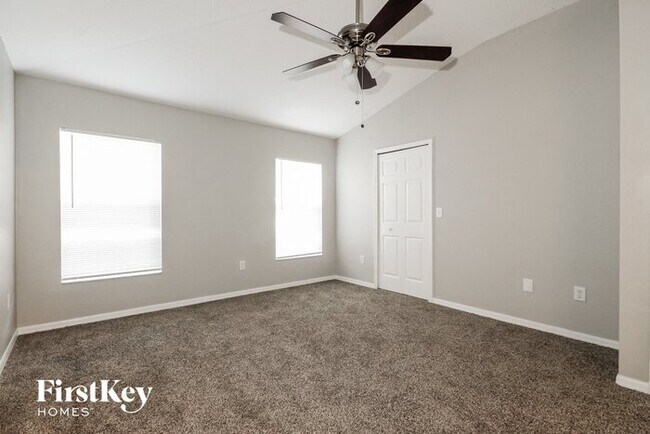 Building Photo - 4406 Country Hills Blvd