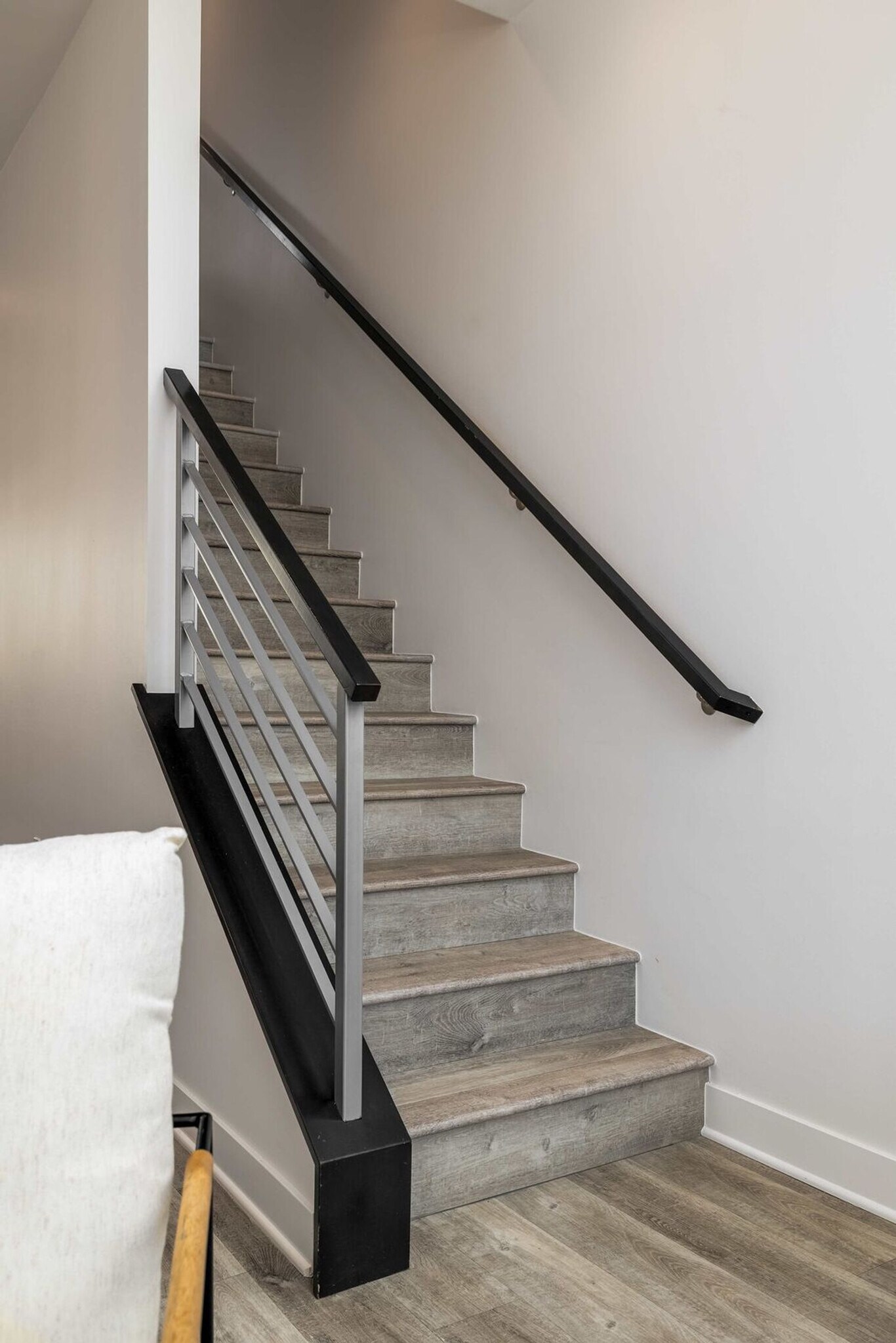 Building Photo - 551 Hawthorn St