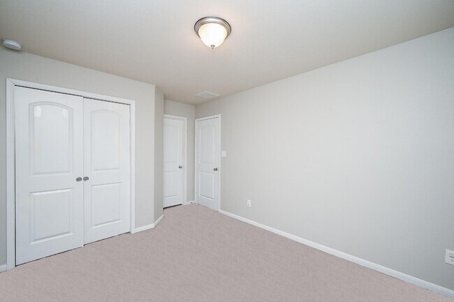 Building Photo - 23919 Villa Lisa Dr