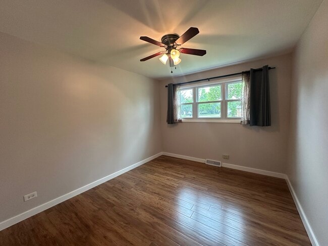 Building Photo - 439 Highview Ave