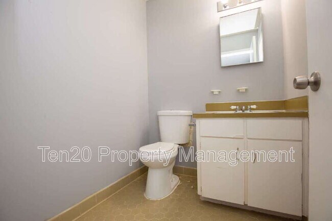 Building Photo - 6219 Stoneway Dr