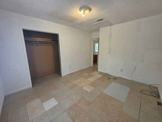 Building Photo - 6710 Gulley Ln