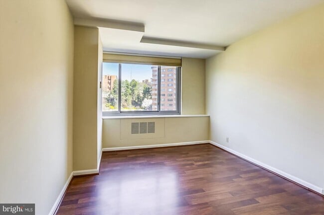 Building Photo - 4200 Cathedral Ave NW