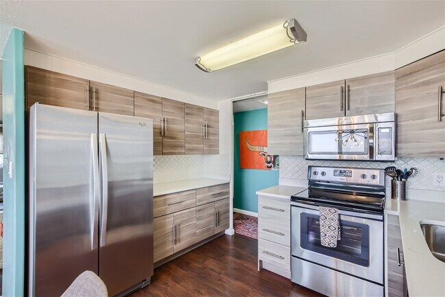Building Photo - Fully Furnished Denver Apartment Near City Park, Cherry Creek & Congress Park