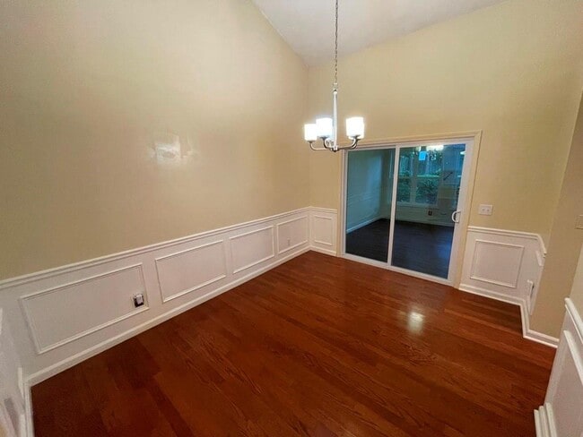 Building Photo - 3190 Serenade Ct