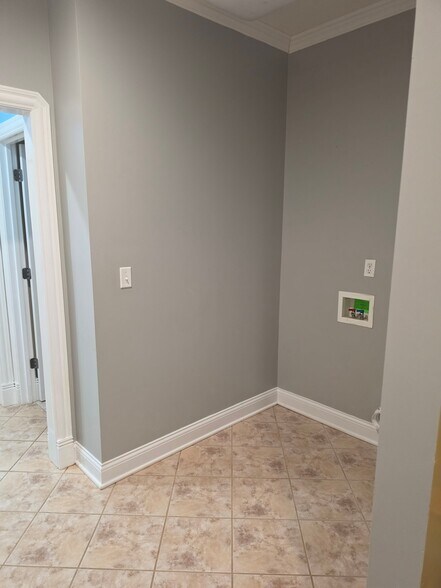 Building Photo - 30 Mulligan Ct