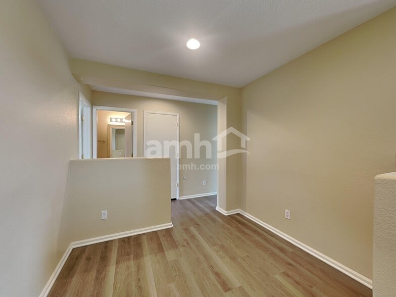 Building Photo - 201 Stagecoach Ln