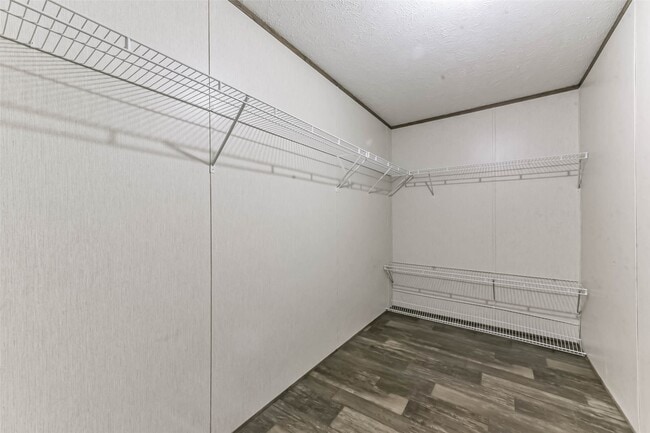 Building Photo - 1566 County Rd 610