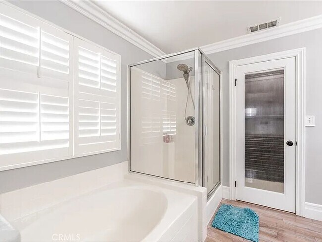 Building Photo - Absolutely Stunning home in Eastvale & loc...