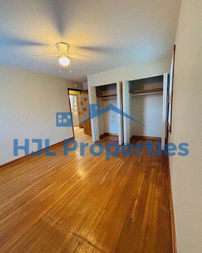 Building Photo - Beautiful Large Home in Donelson!