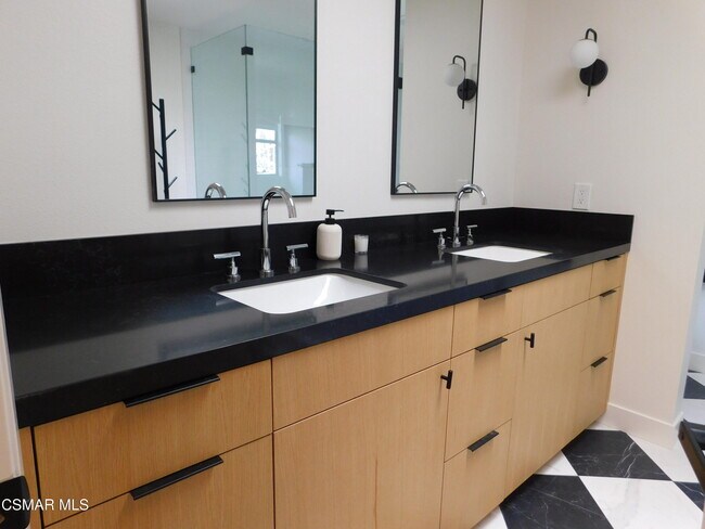 Building Photo - 30024 Quail Run Dr