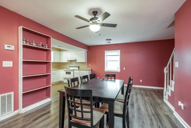 Building Photo - 340 Hillcrest Dr