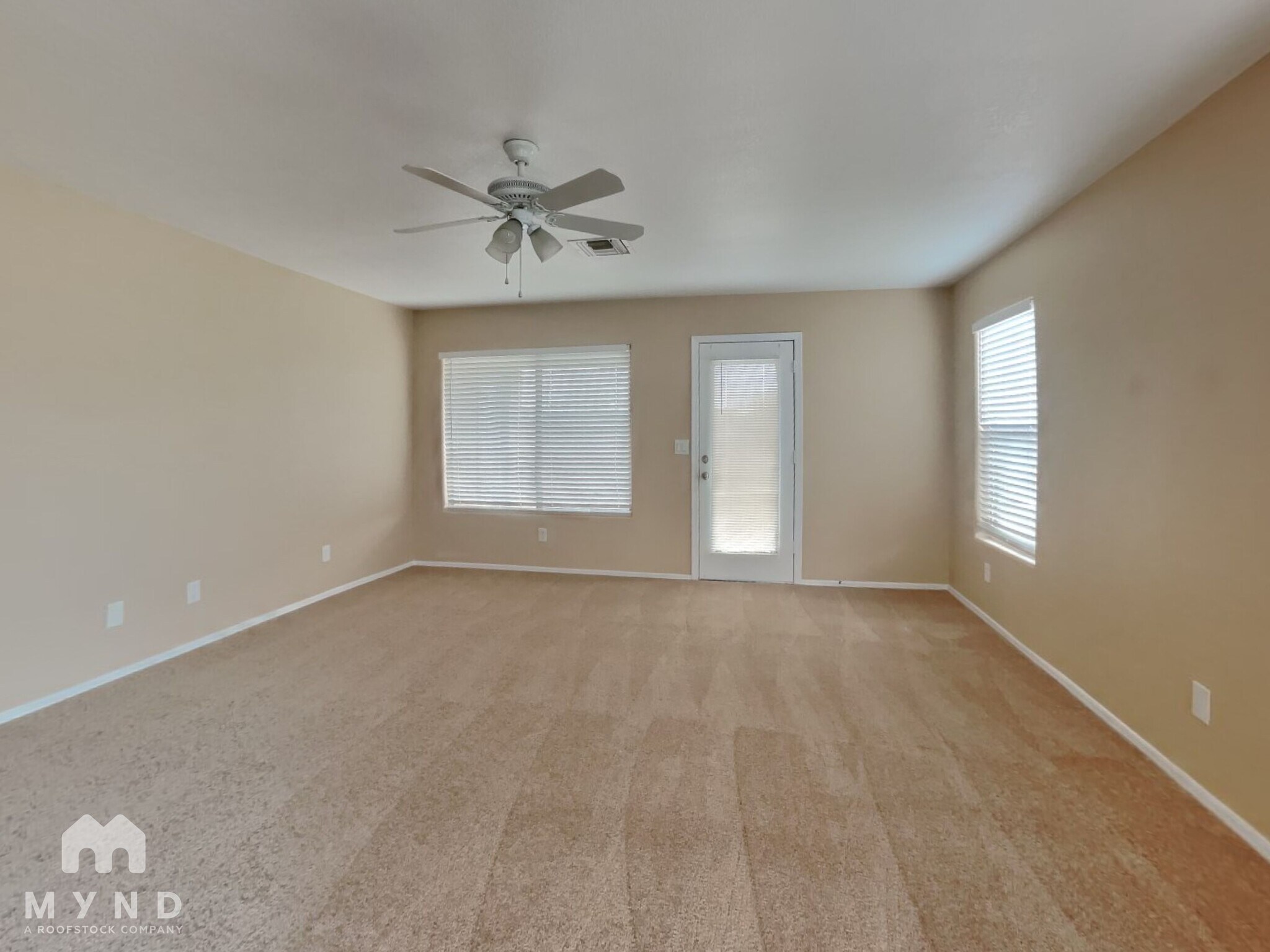 Building Photo - 611 E Pacific Dr