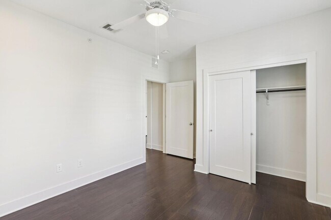 Building Photo - 908 Nueces St
