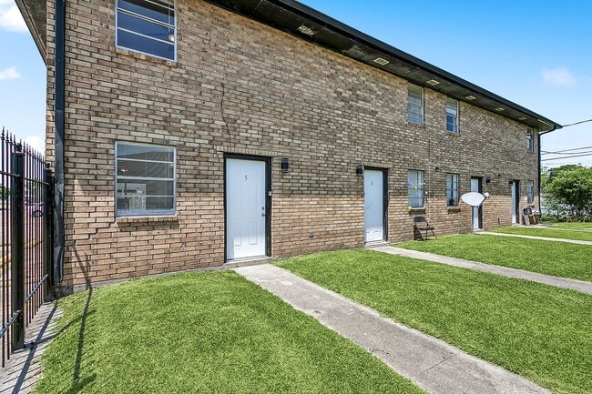 Building Photo - 1049 Tallow Tree Ln