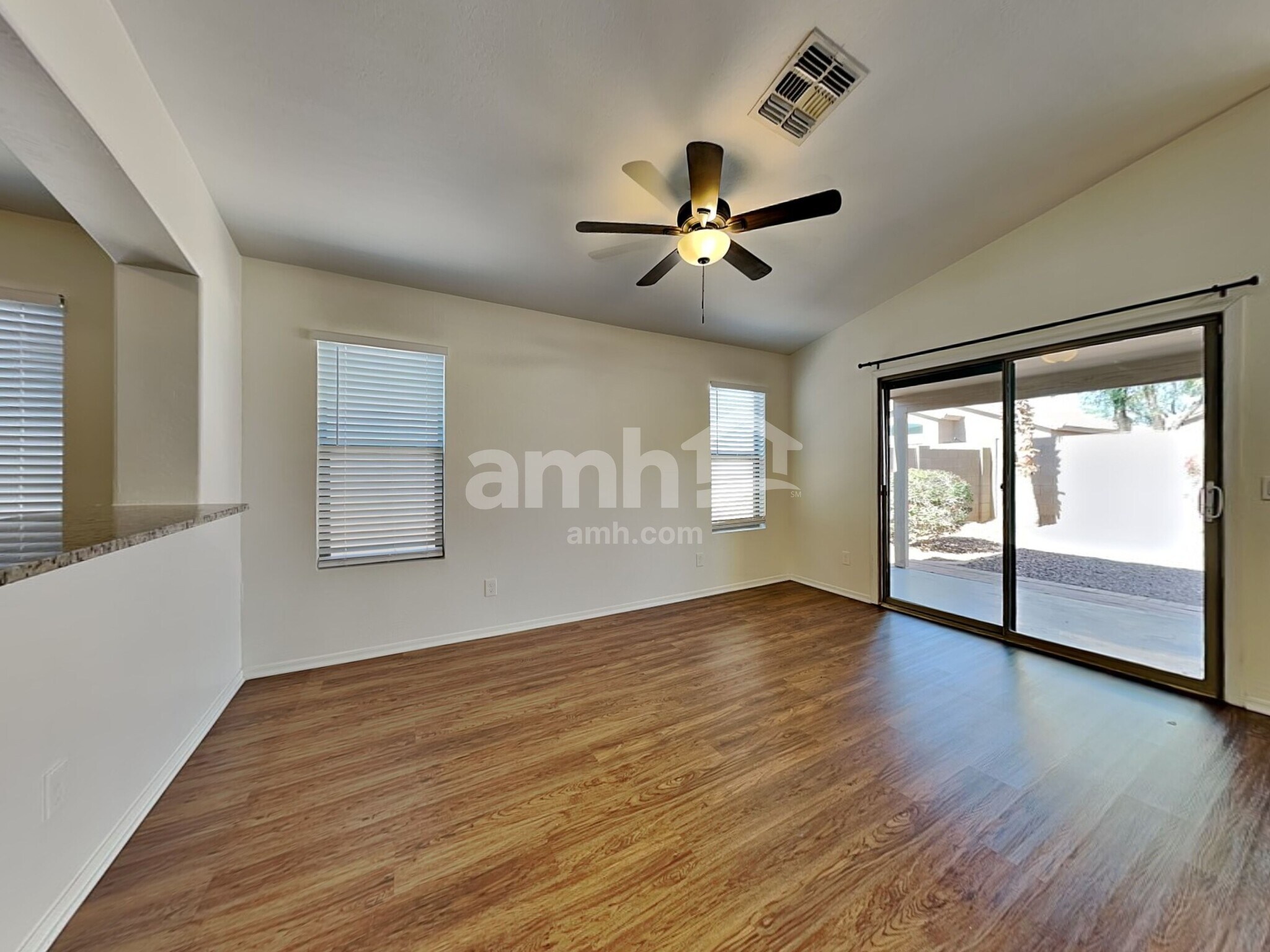 Building Photo - 13830 W Keim Dr