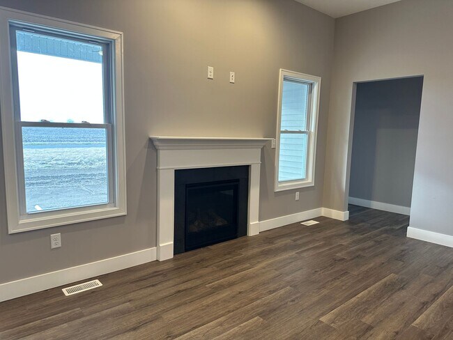 Building Photo - Castles Pines Duplex