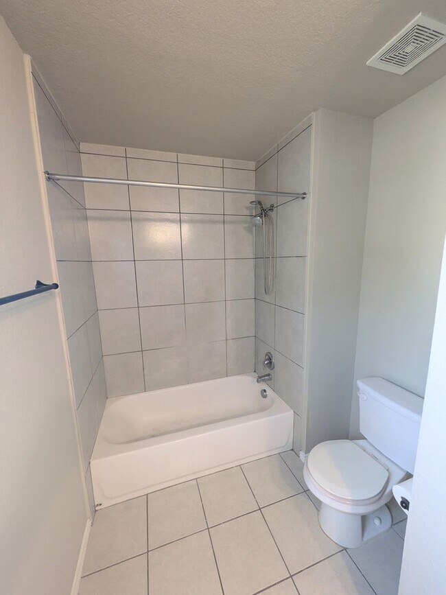 Building Photo - 5826 Grandwood Dr