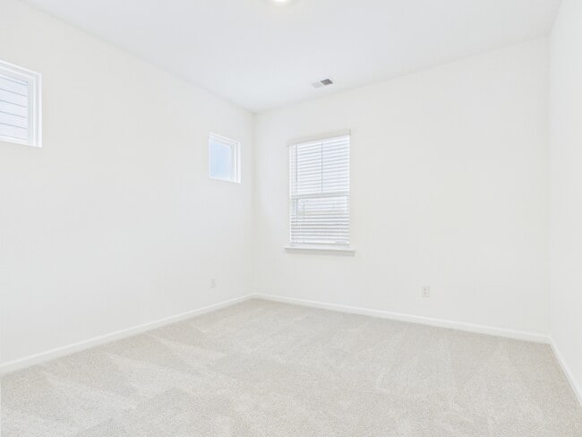 Building Photo - 5511 Wolfpack Aly